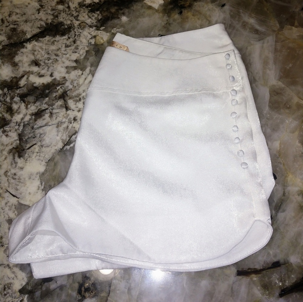 Dollskill white sateen shorts